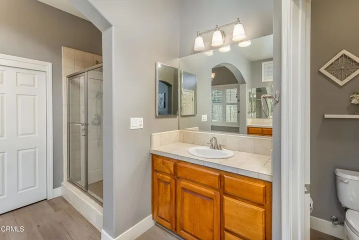 39_master_bathroom_2