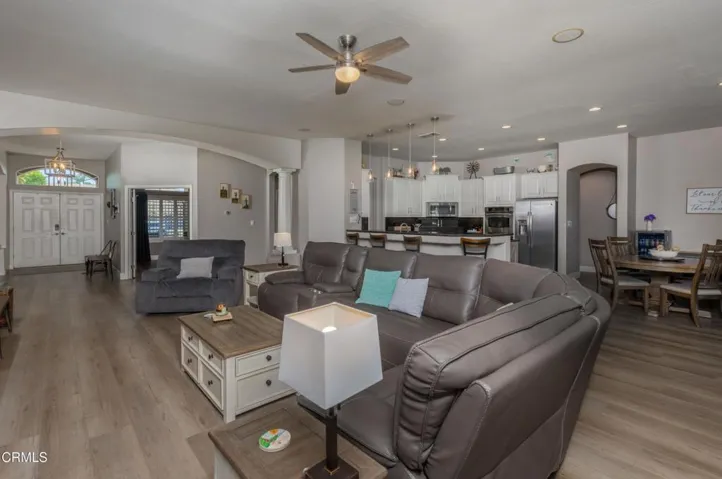 20_living_room_6