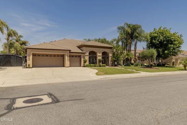 06_front_exterior_5