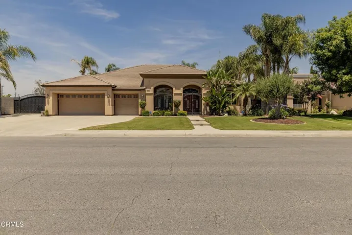 05_front_exterior_4