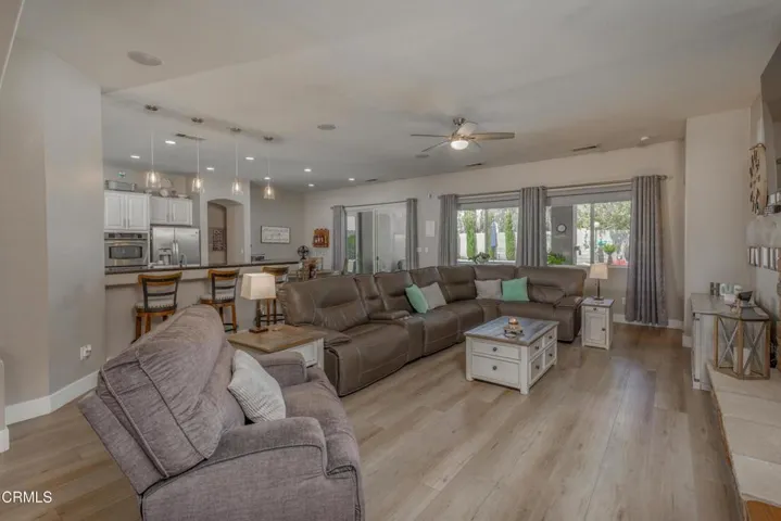 17_living_room_3