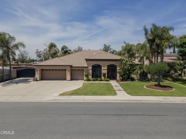 08_front_exterior_7