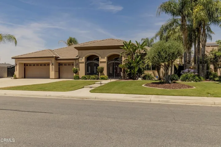 03_front_exterior_2