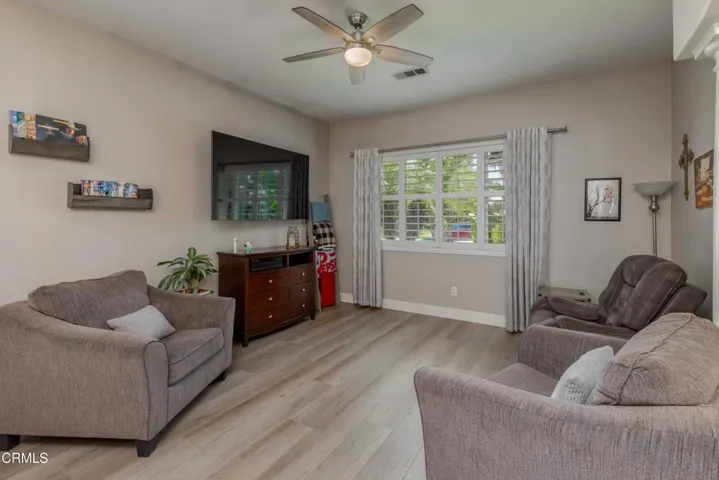 15_living_room_1