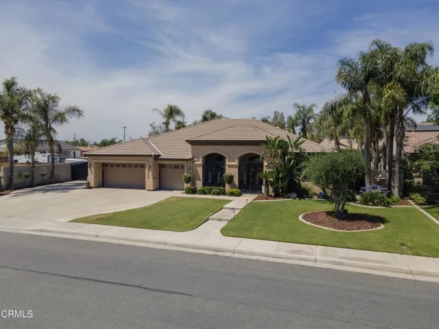 07_front_exterior_6