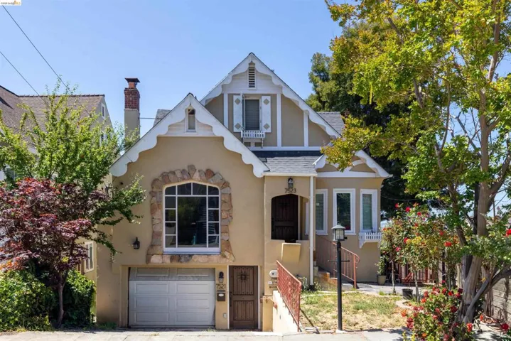 7523 Outlook Ave, Oakland, California 94605