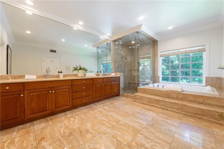 4438 Haskell Avenue, Encino, California 91436