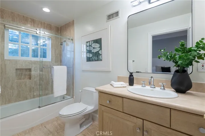 4438 Haskell Avenue, Encino, California 91436