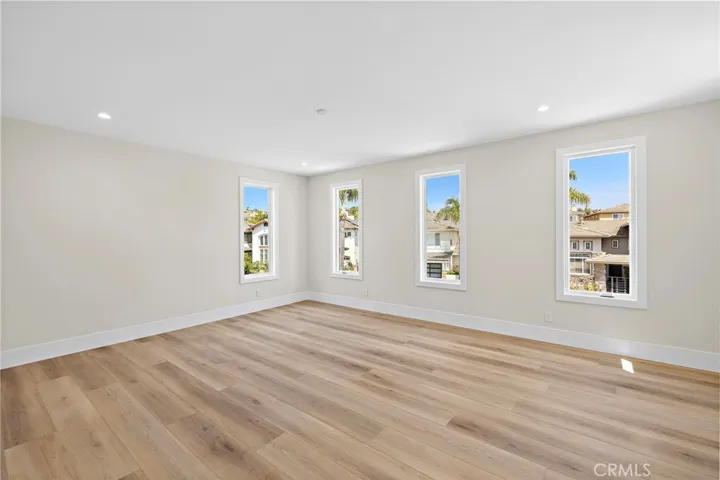 5th Bedroom or Bonus Room