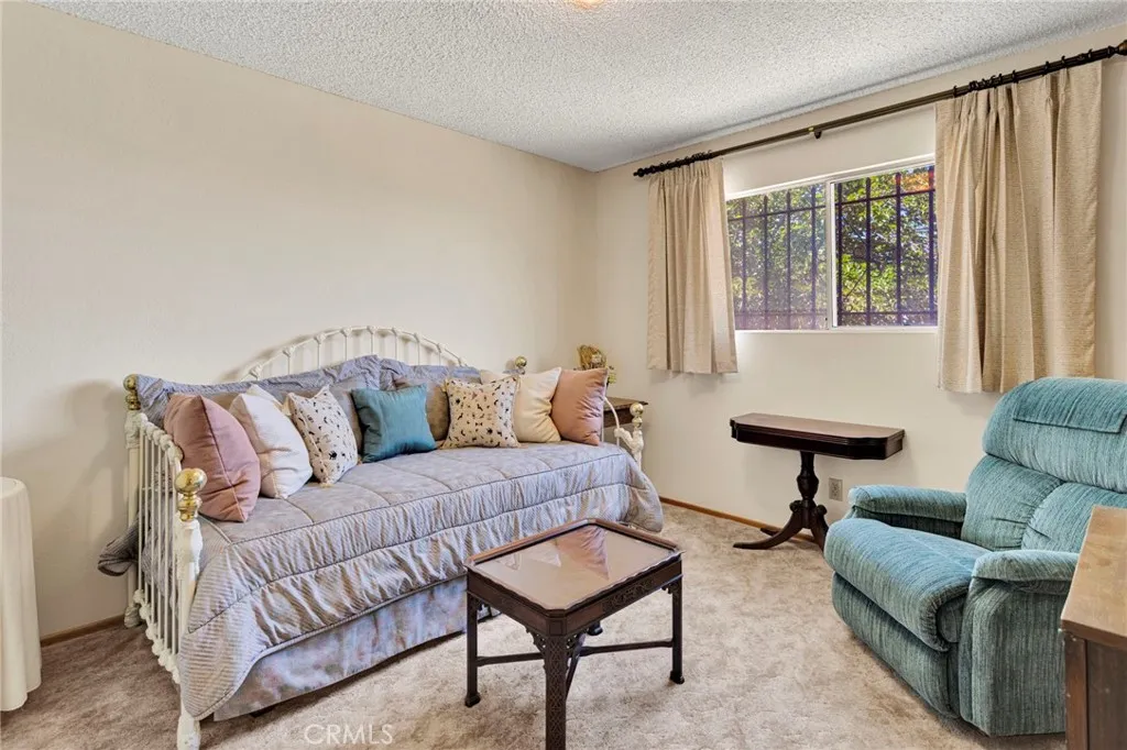 (1) Bedroom