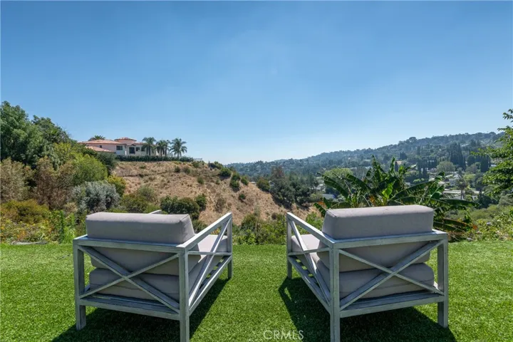3666 Sapphire Drive, Encino, California 91436