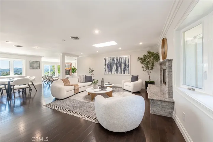 3666 Sapphire Drive, Encino, California 91436