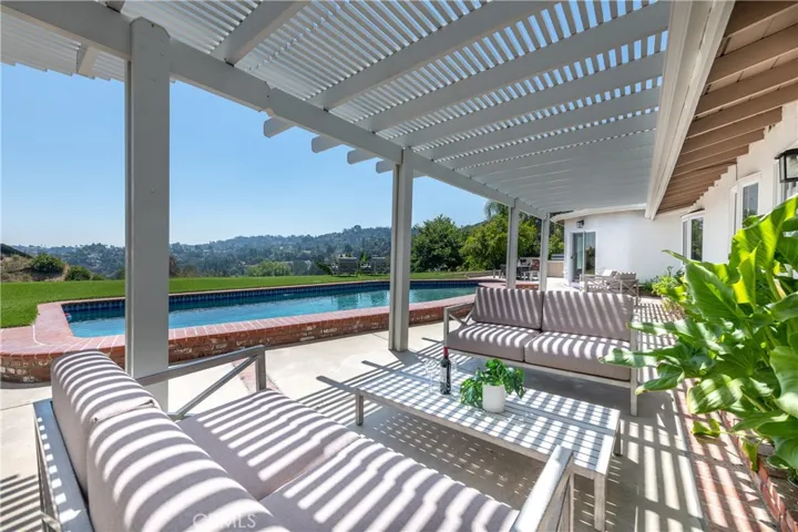 3666 Sapphire Drive, Encino, California 91436