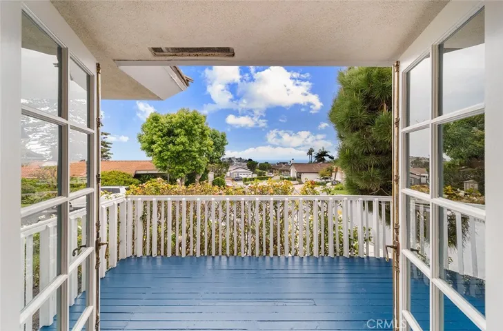 Deck off of kitchen