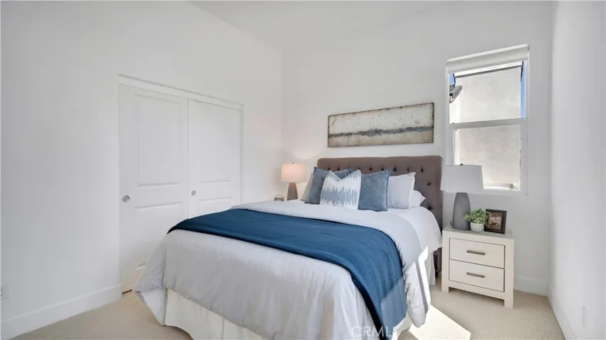 Bed 4 with walk-in closet