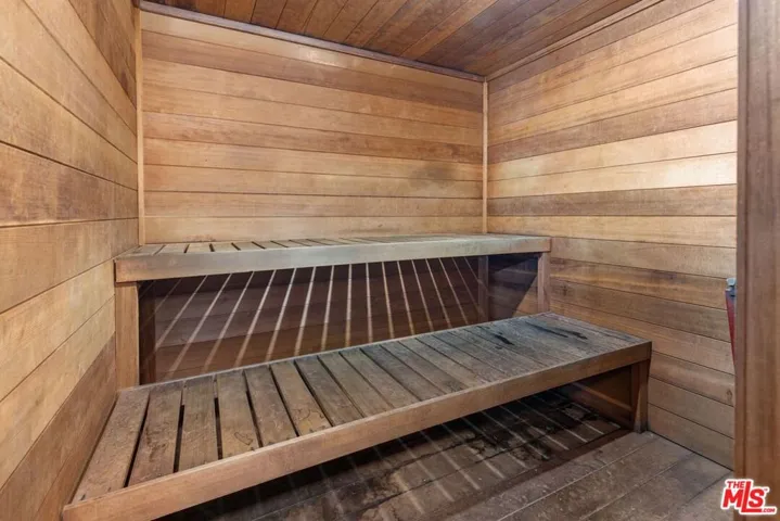 12801 Moorpark Street 206, Studio City, California 91604