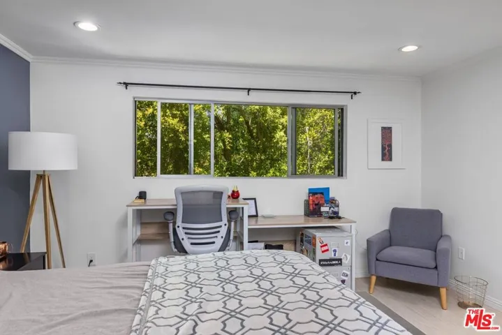 12801 Moorpark Street 206, Studio City, California 91604