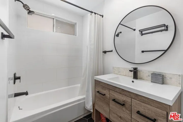 12801 Moorpark Street 206, Studio City, California 91604
