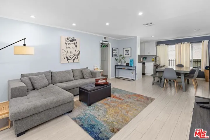 12801 Moorpark Street 206, Studio City, California 91604
