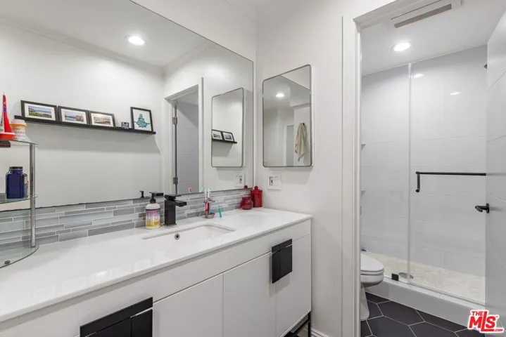 12801 Moorpark Street 206, Studio City, California 91604