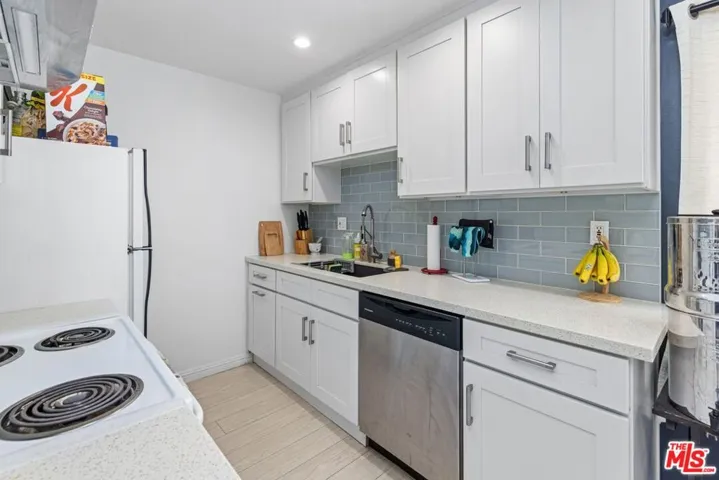 12801 Moorpark Street 206, Studio City, California 91604