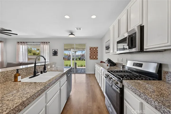 31081 Cedar Oak Road, Menifee, California 92584