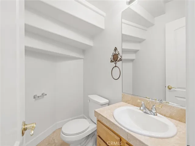 Powder room, downstairs