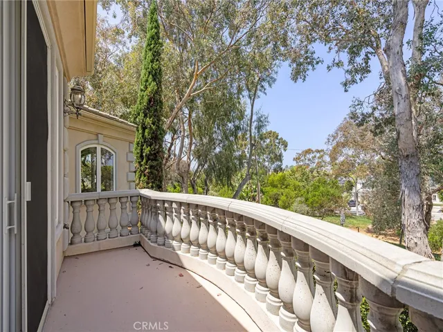 2nd floor balcony