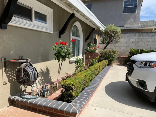 Front planter
