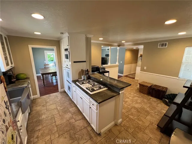 Kitchen & Breakfast nook
