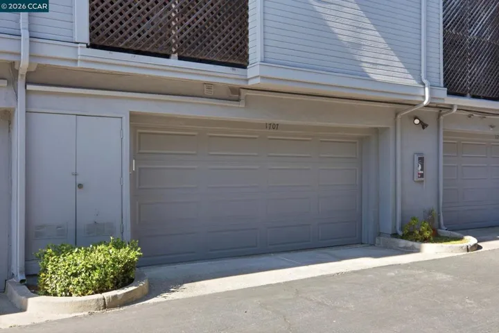 1707 Geary Rd, Walnut Creek, California 94597