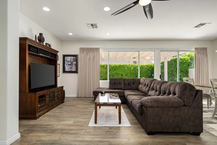 10-web-or-mls-PMStansbury_OPMG_0526_010