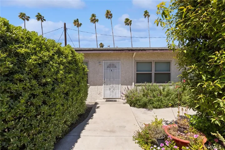 UNIT 4 // ~556sqft
