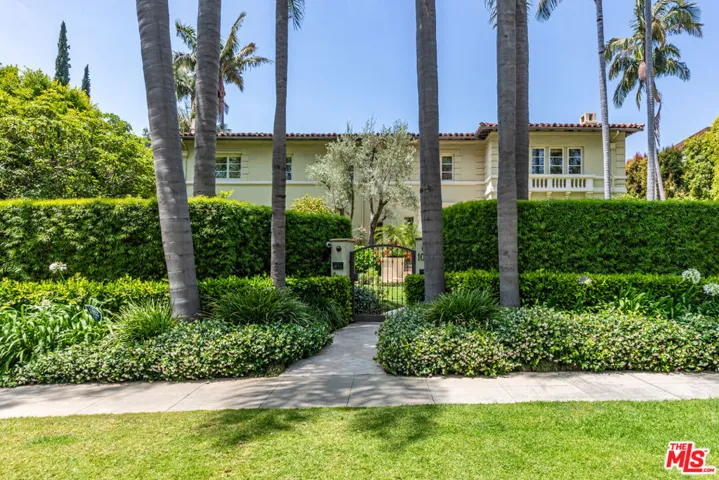 1017 N Roxbury Drive, Beverly Hills, California 90210