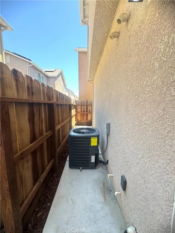1339 Playa Del Rey, Merced, California 95348