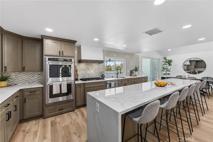 252 W 19th Street, Upland, California 91784