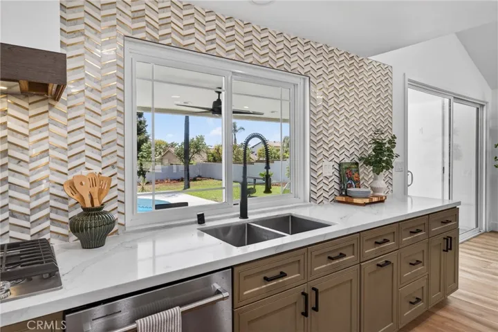 252 W 19th Street, Upland, California 91784