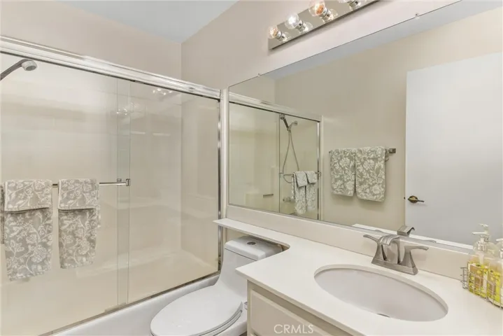 5904 Warwick Hills, Banning, California 92220