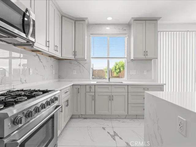 1886 Montara, San Jacinto, California 92583