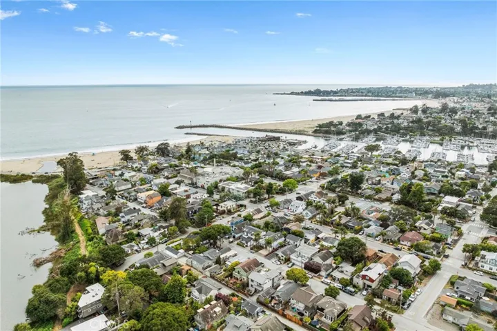 321 9th Avenue, Santa Cruz, California 95062