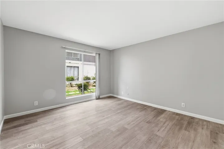 Lots of natural light or not with window covering.