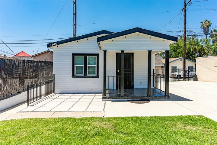 6745 Newlin, Whittier, California 90601