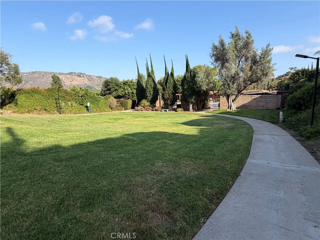 Scenic Community Walkways