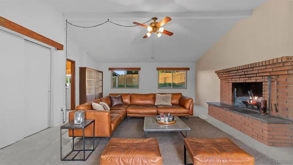 https://zimg.paragon.ice.com/ParagonImages/Property/PA/SDMLS/260012606/20/533/400/b00d5a3821eb63d1c8bf8c1ba084cca2/3/5a9c5f77f649e161ec588fddd7602383/260012606-39df5fa4-3911-4e0a-86f3-e93caacb5f4c.JPG