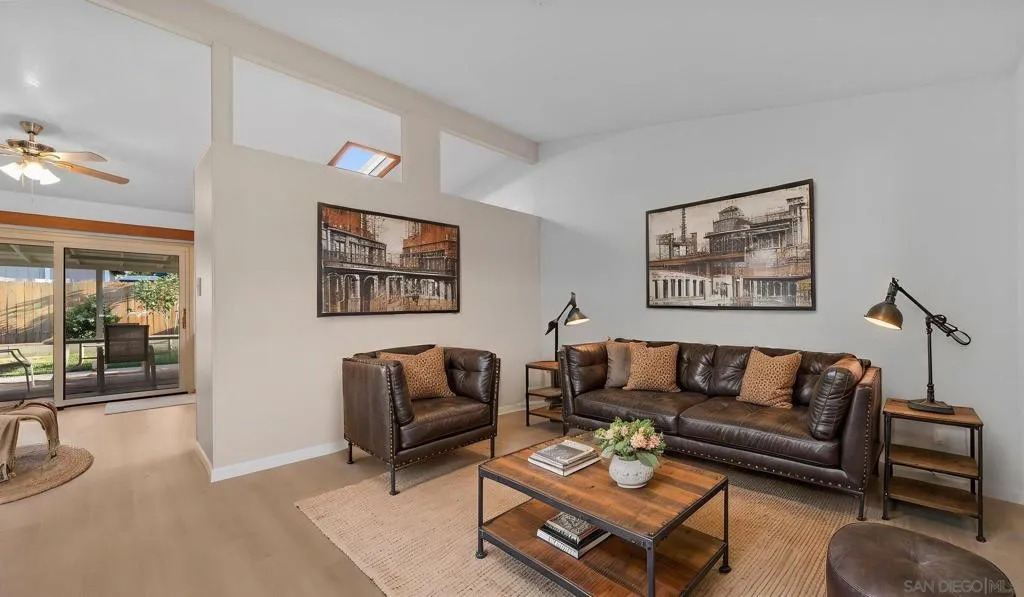 https://zimg.paragon.ice.com/ParagonImages/Property/PA/SDMLS/260012606/16/533/400/77647e2663a5cd00a627c962da1c3644/3/5a9c5f77f649e161ec588fddd7602383/260012606-cc0a1219-c589-410a-a804-083793c980fe.JPG