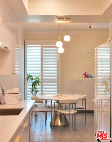 2175 S Beverly Glen Boulevard 302, Los Angeles, California 90025