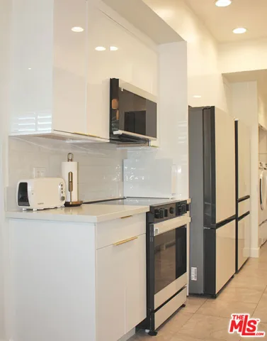 2175 S Beverly Glen Boulevard 302, Los Angeles, California 90025