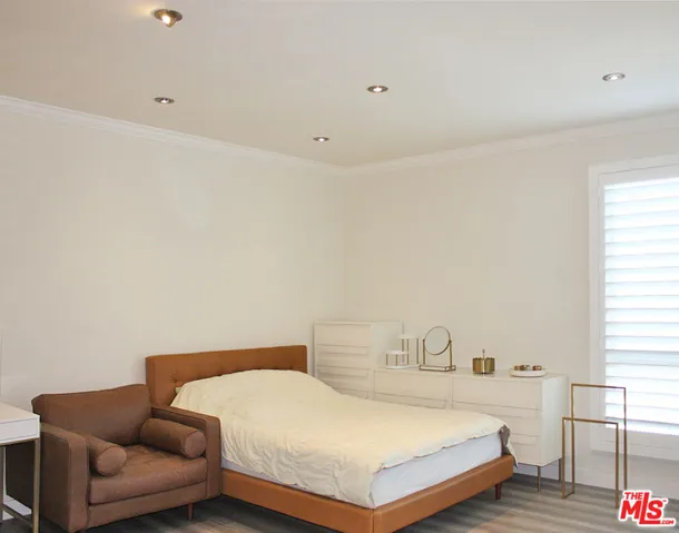 2175 S Beverly Glen Boulevard 302, Los Angeles, California 90025