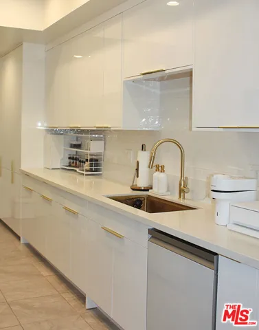 2175 S Beverly Glen Boulevard 302, Los Angeles, California 90025