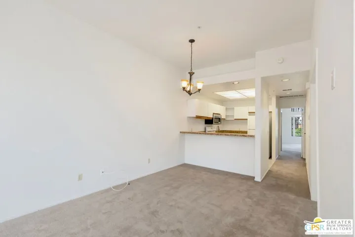 Dining Area/Breakfast Bar